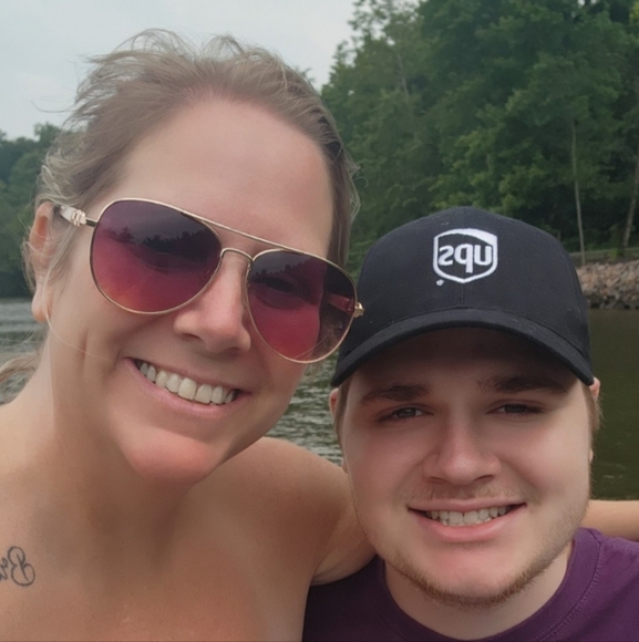 Meet your Posher, Aarica - Picture 3 of 7